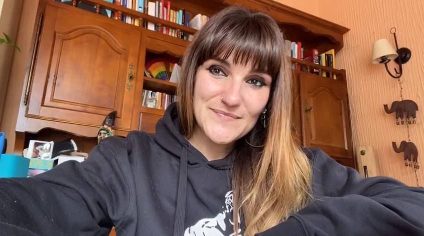 Rozalén manda un mensaje de ánimo al IES Francisco de Orellana
