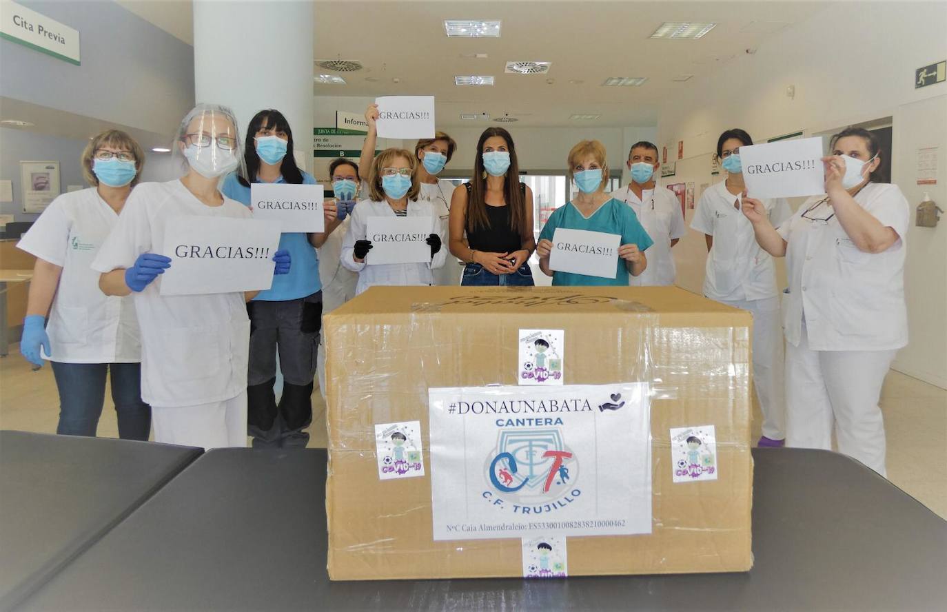Las costureras de la cantera del Trujillo pararán su actividad con el último pedido de batas