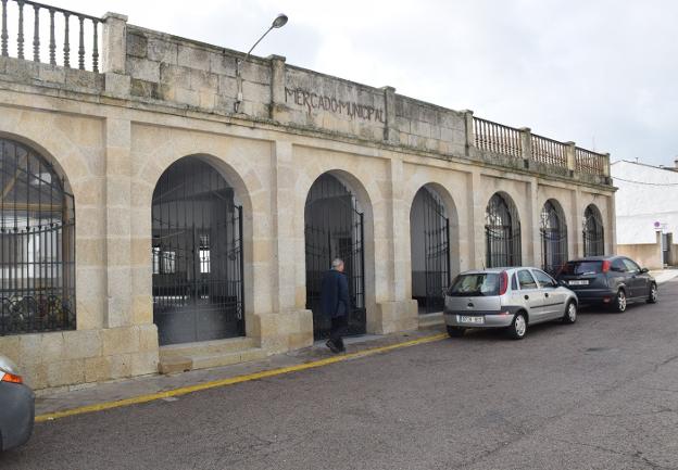 Sale a licitación las obras de mejora de instalación eléctrica e iluminación del mercado de abasto