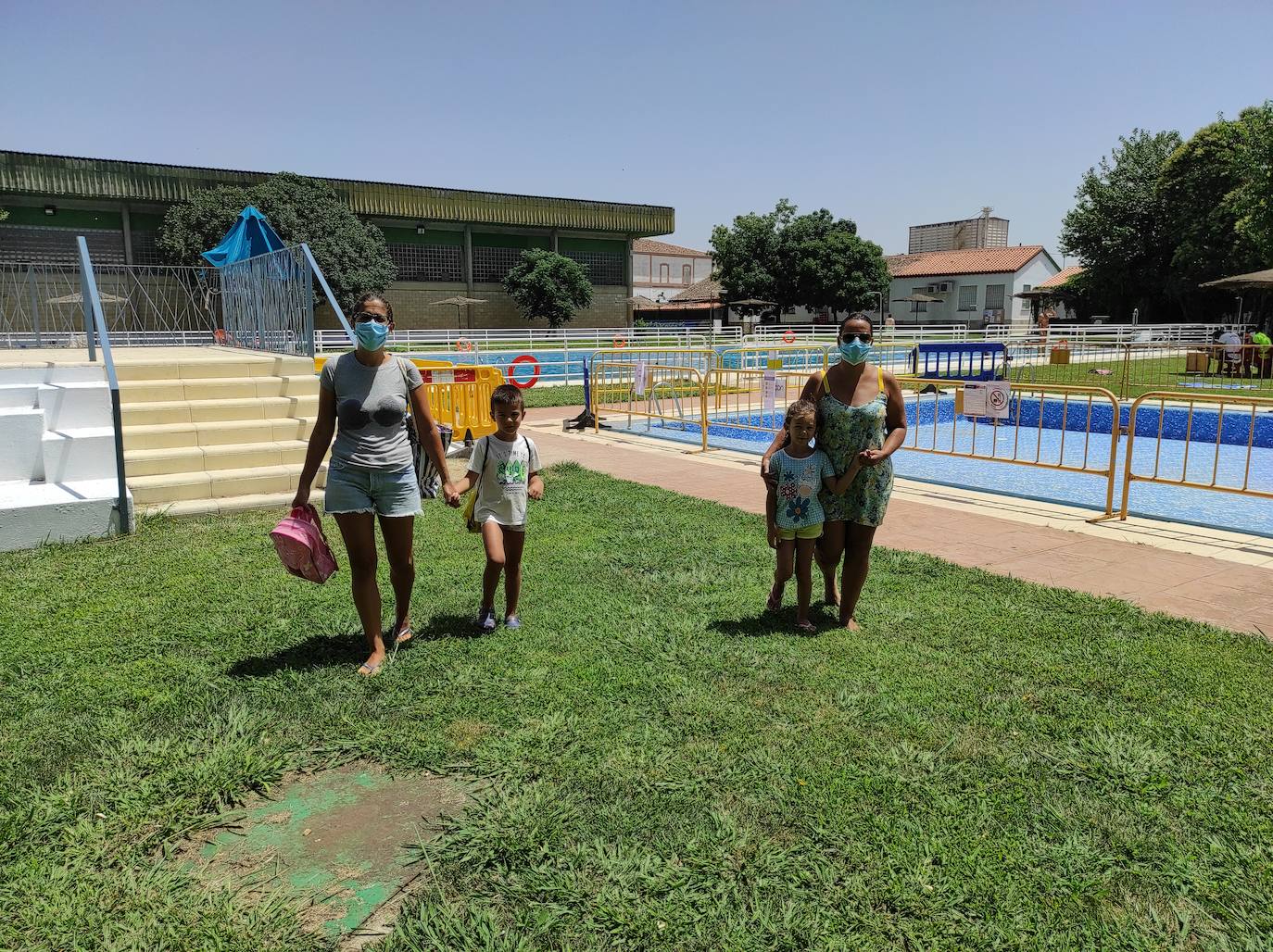 La piscina municipal de Trujillo abre con poca afluencia de público