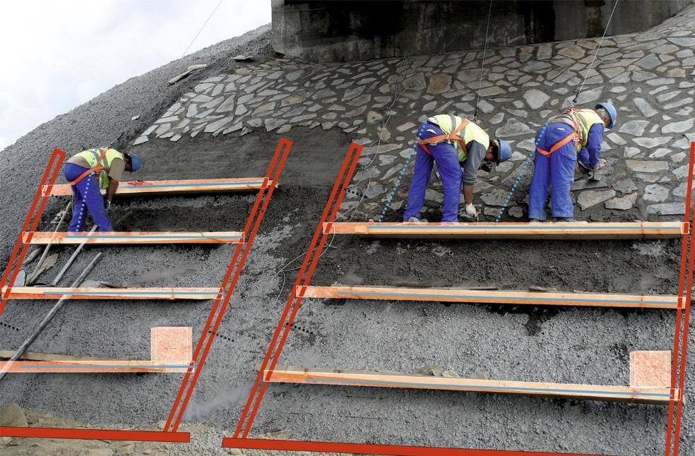 El 'andamio recostado' con firma trujillana