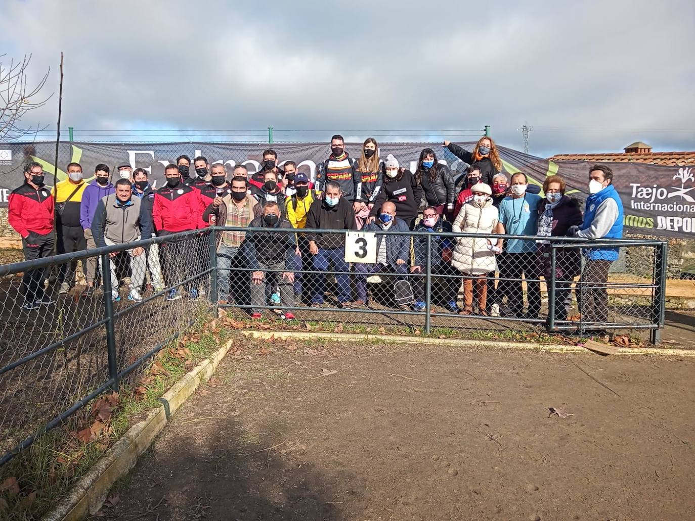 El V Torneo Recuerdo Petanca reúne a 70 personas de diversos clubes de la región