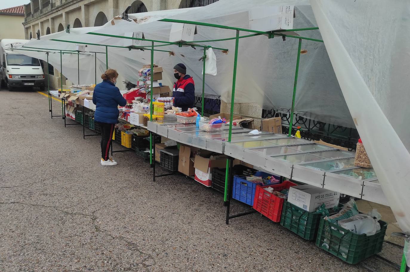 Poca alegría en el mercadillo de los jueves
