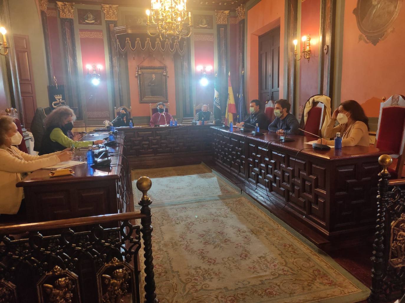 Aplazado el Pleno por las dudas sobre su legalidad al participar una concejala de forma telemática