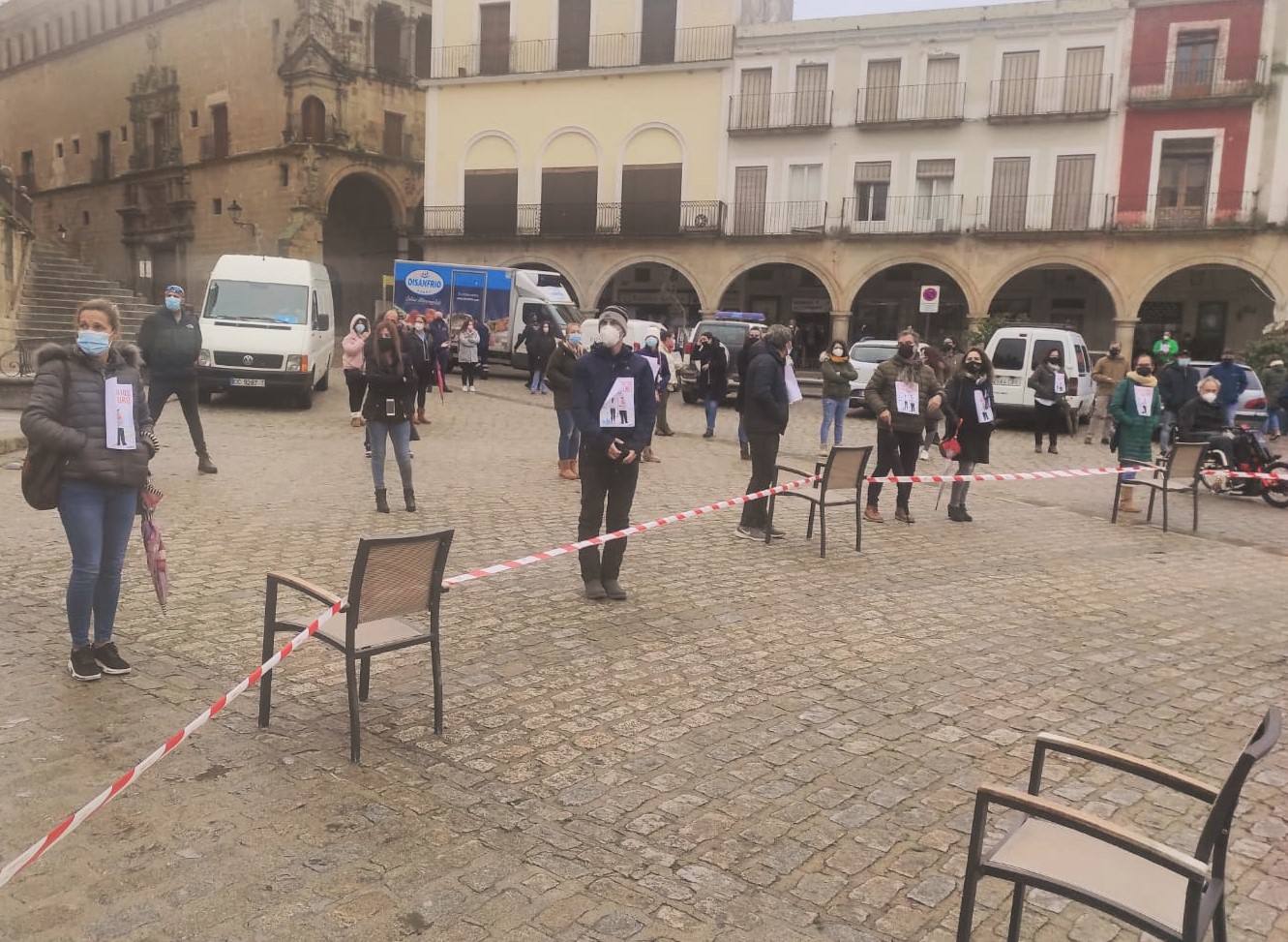 Hosteleros y trabajadores del sector se unen para decir «basta ya»