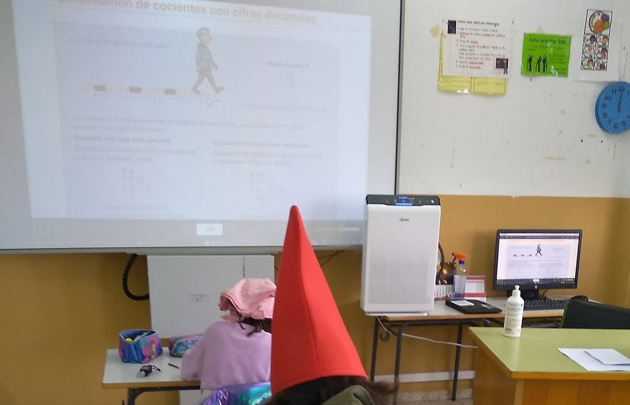 La AMPA del colegio de Las Américas compra purificadores de aire para las aulas