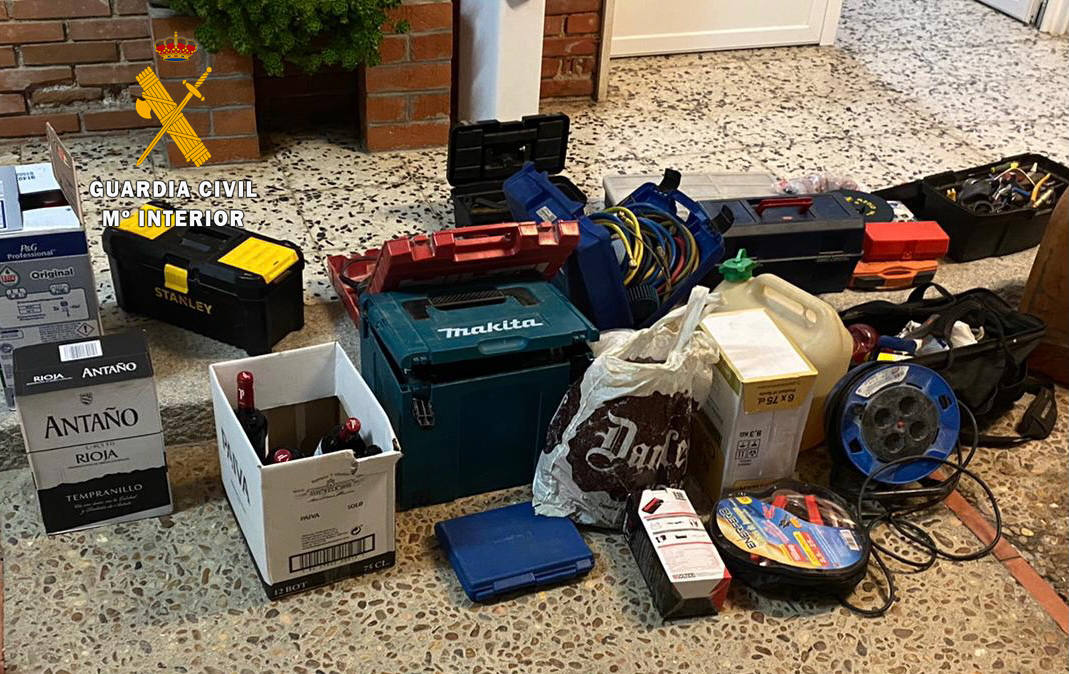 Detenidos tres vecinos de Madrid por 11 robos en coches en la provincia y, sobre todo, en Trujillo