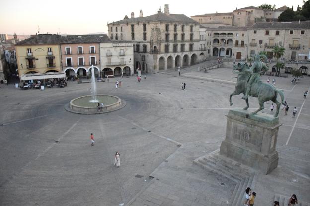 18 candidaturas optan a los 'Premios empresarios del año' convocados por ASEMTRU