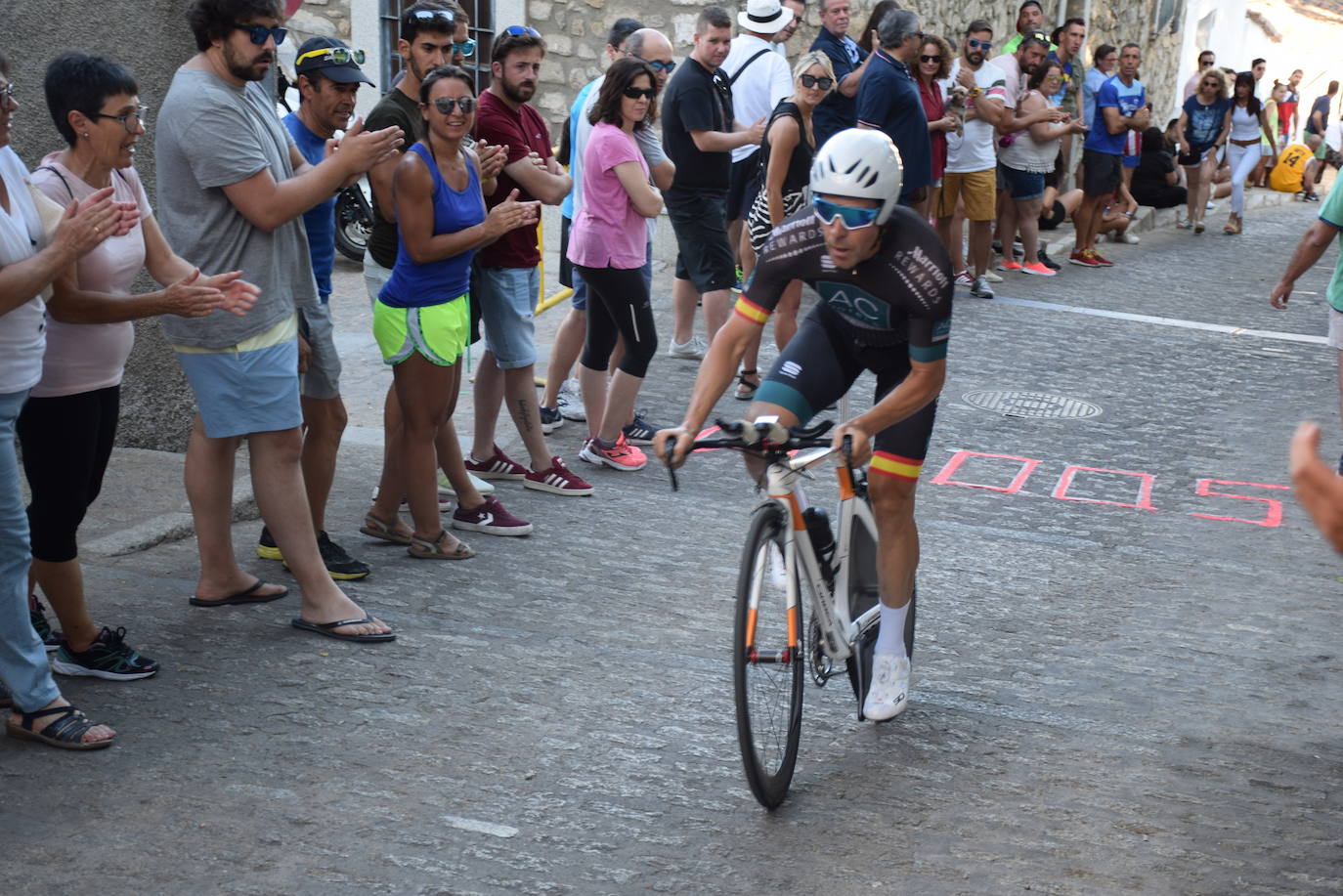 La ciudad recupera su tradicional prueba ciclista 'Subida al castillo'