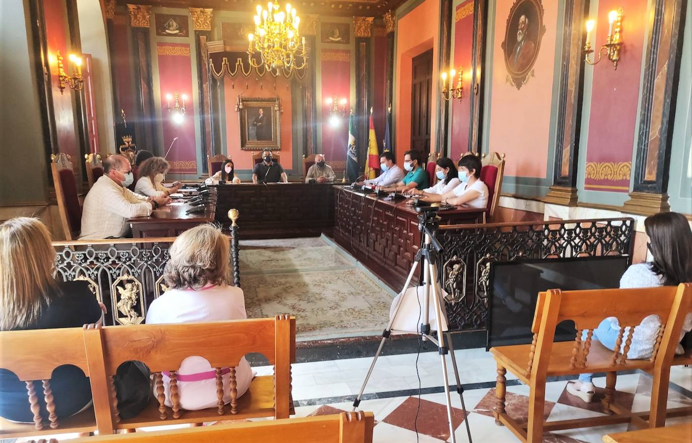 La Corporación pide la Medalla de Extremadura para los Coloquios Históricos de Extremadura