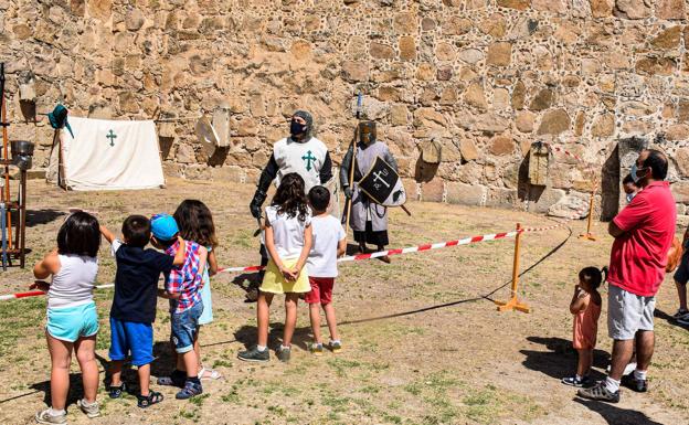 Los Fronteros de Extremadura toman el castillo