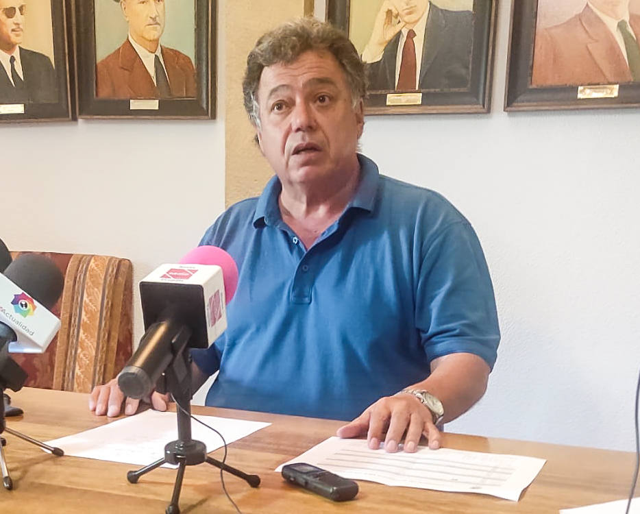 El alcalde buscará con la Policía Local el número óptimo de agentes para la plantilla