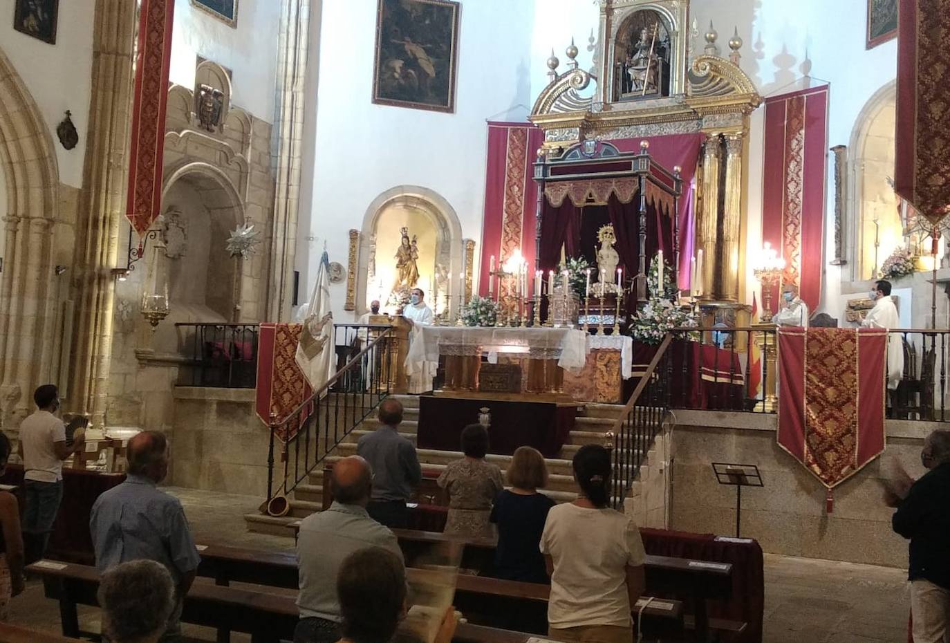 La Hermandad Virgen de la Victoria llevará a cabo hoy el tradicional besapiés a la Patrona