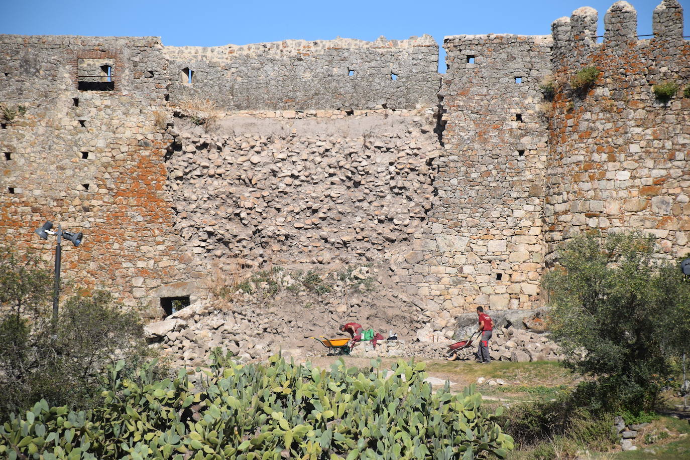 La recuperación del lienzo caído de la muralla ya está en marcha
