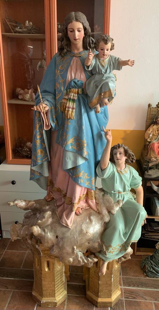 La imagen de la Patrona, ubicada en San Martín, pasa por el taller para su restauración
