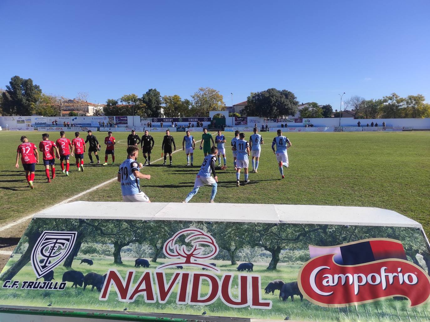 Navidul firma un acuerdo con el C. F. Trujillo, como entidad patrocinadora