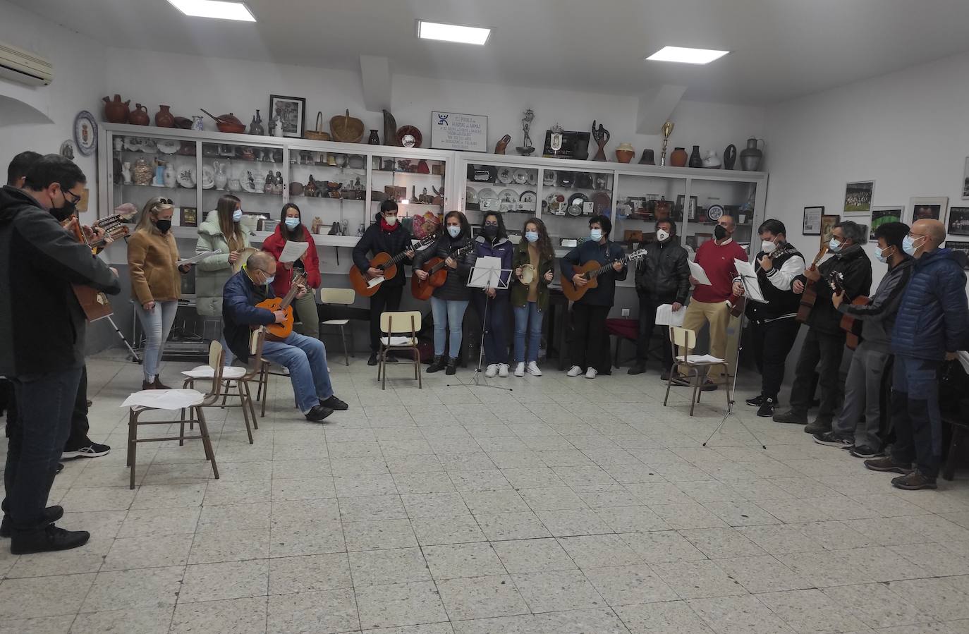 La agrupación Coros y Danzas Virgen del Rosario llevará a cabo esta tarde una ronda de villancicos