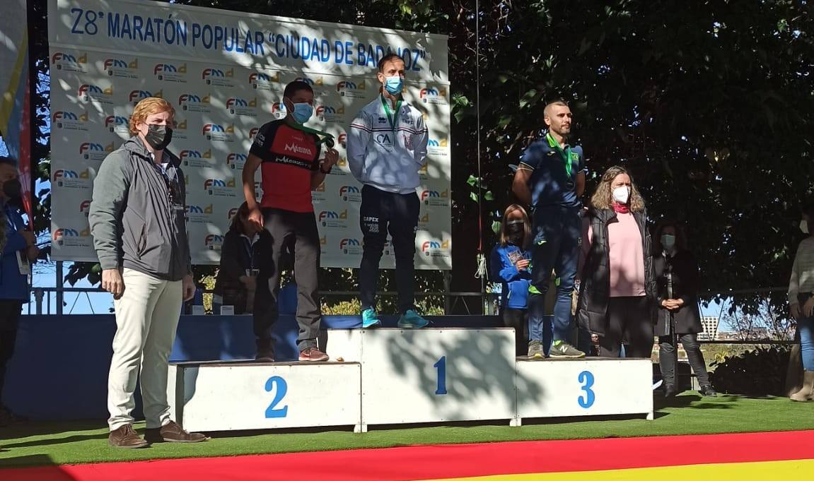 El atleta trujillano Javier Canelada, primer clasificado en 'grandes carreras' de Extremadura