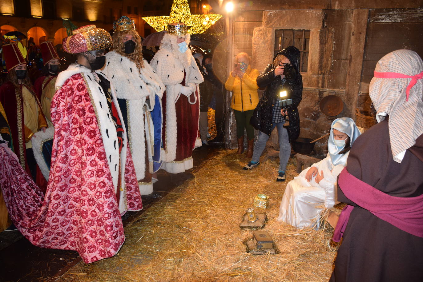 Ni la lluvia, ni la covid pueden con la cabalgata de Reyes