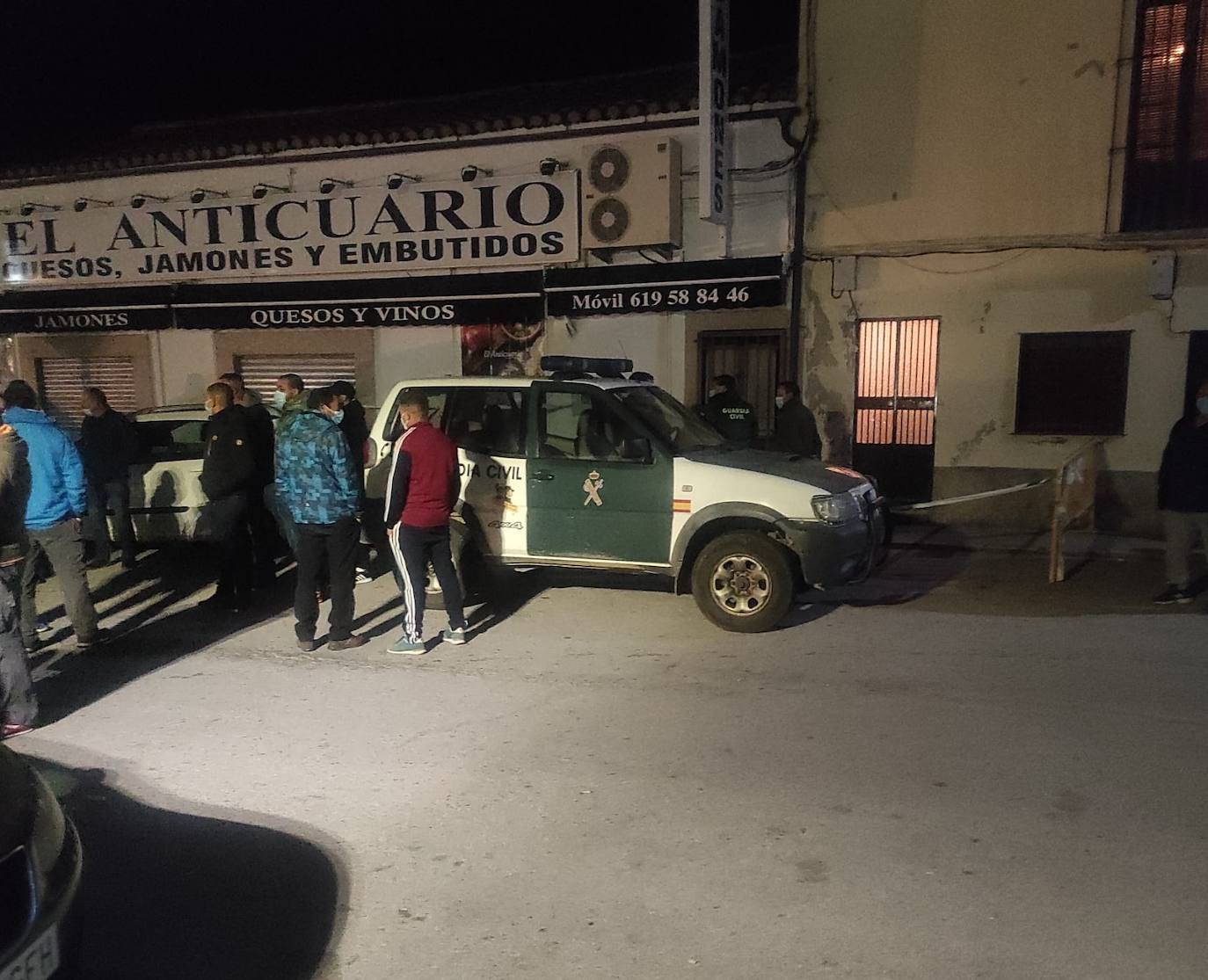 Hallan una persona fallecida junto a las escaleras de una vivienda en la Ronda de la Piedad