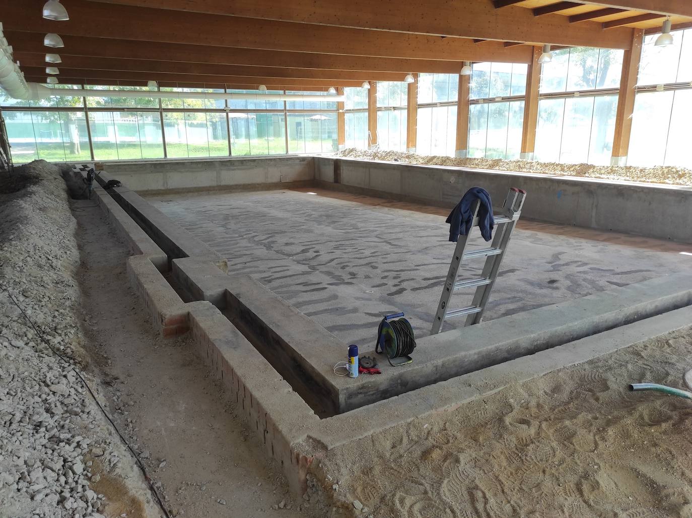 Sale a licitación las obras para adecuar la piscina climatizada
