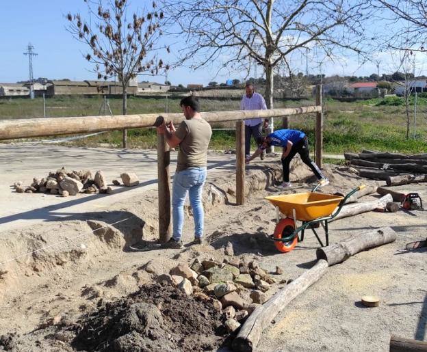 El club de petanca trabaja para las nuevas pistas de San Lázaro