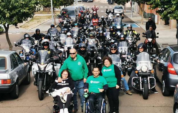 Los moteros protagonizan una jornada para dar visibilidad a la ELA