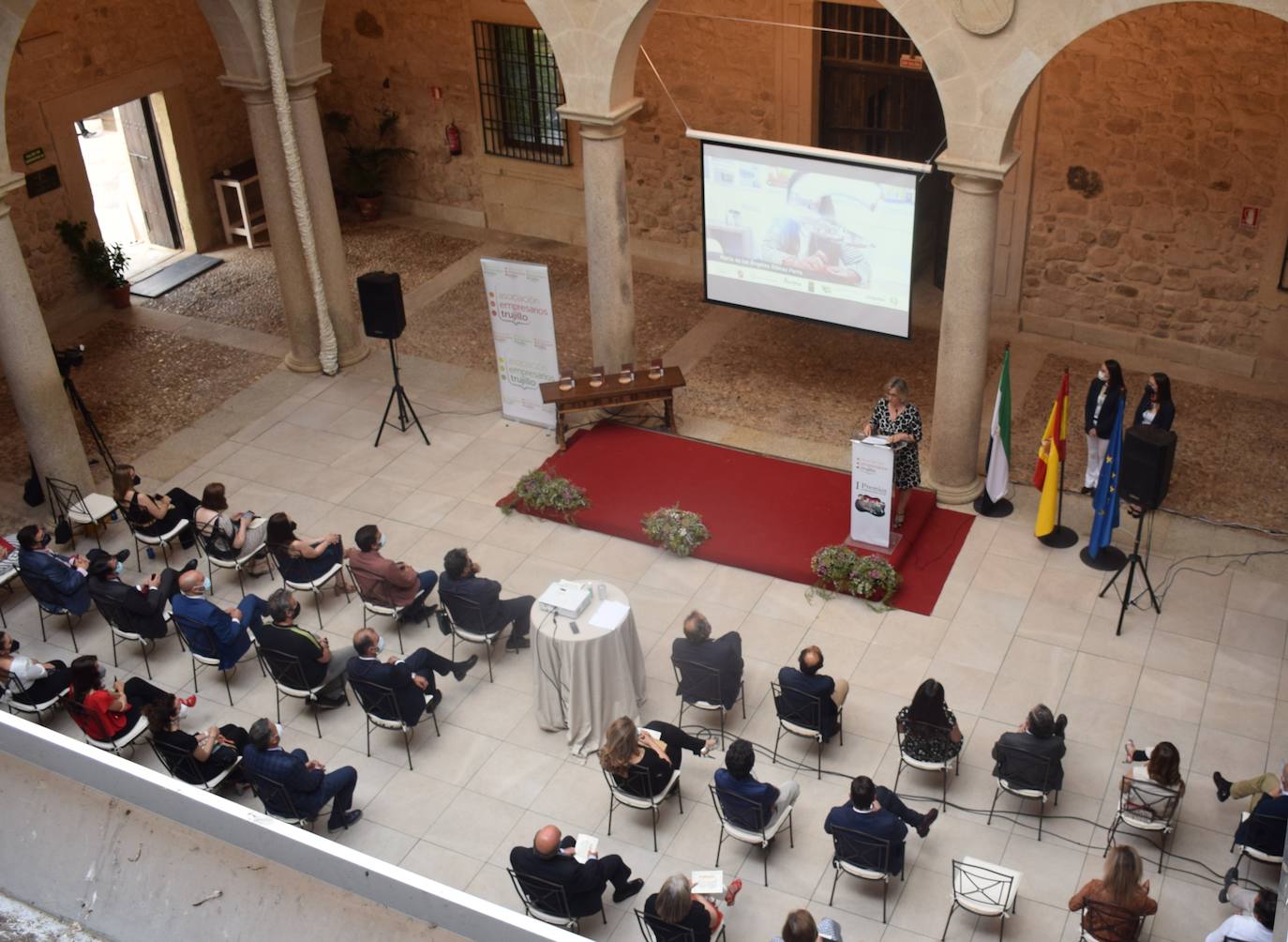 Asemtru pone en marcha la II edición de los Premios Empresariales