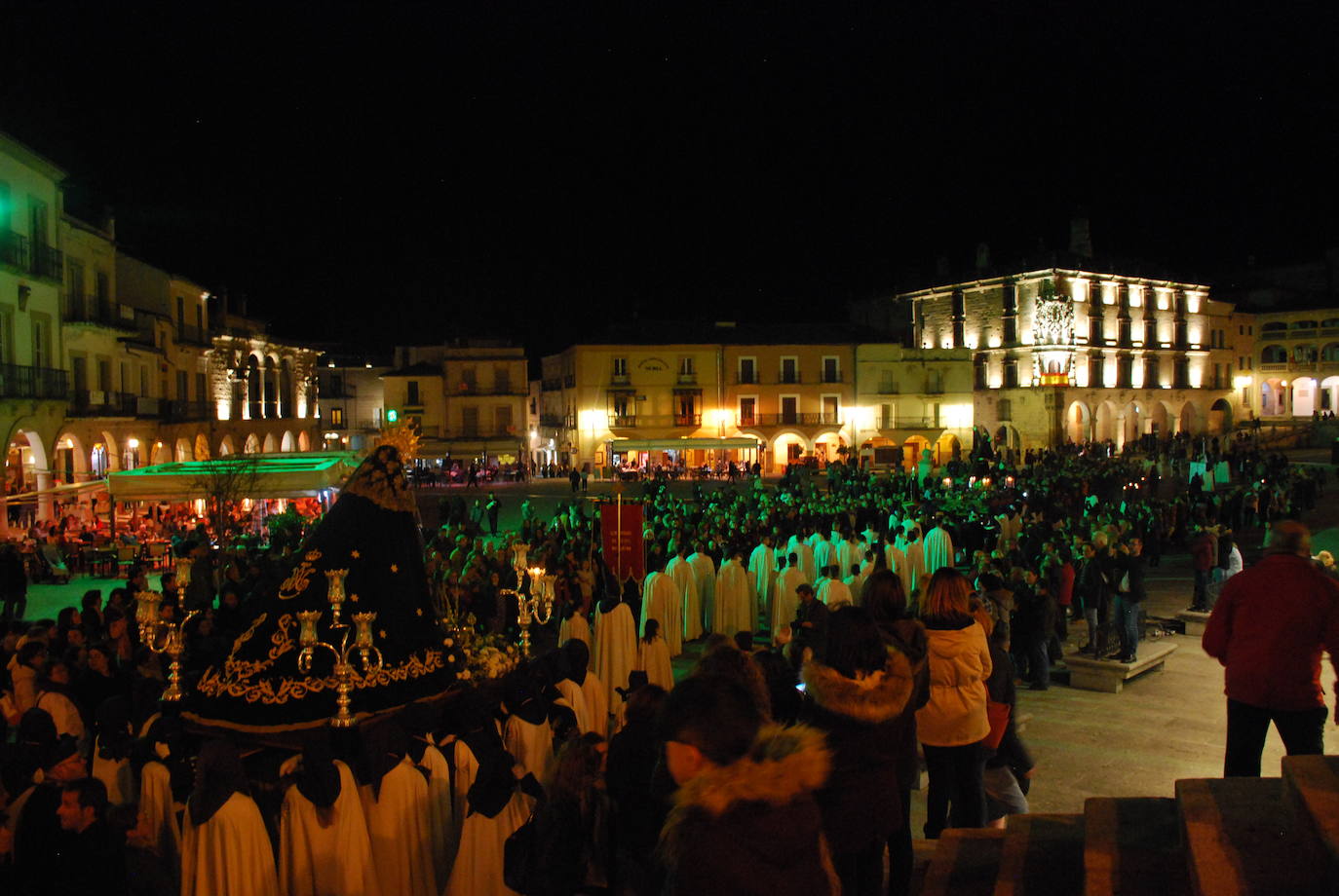 La plaza Mayor será testigo esta noche de tres procesiones
