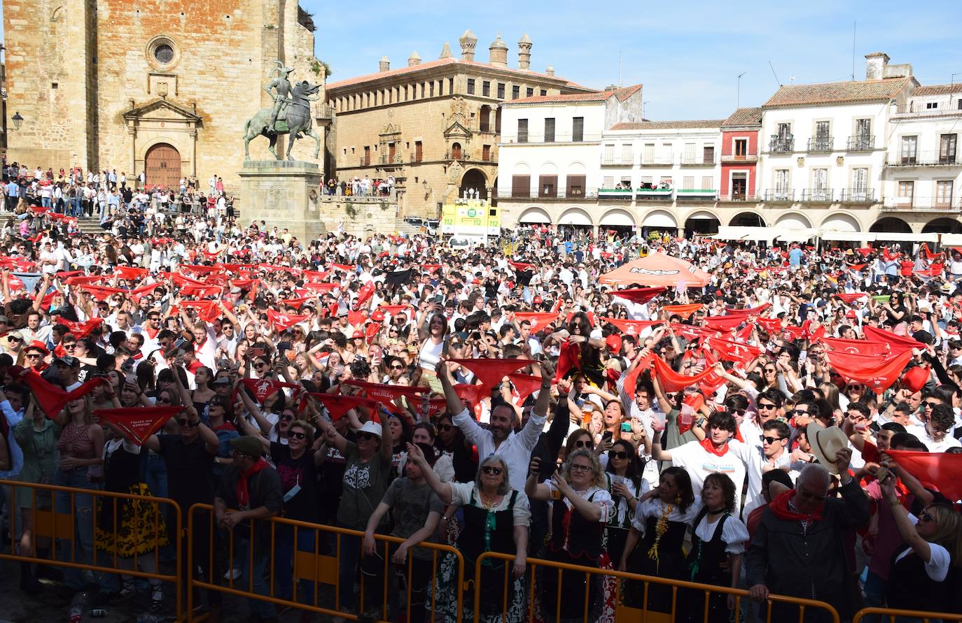 Multitudinaria fiesta del Chíviri
