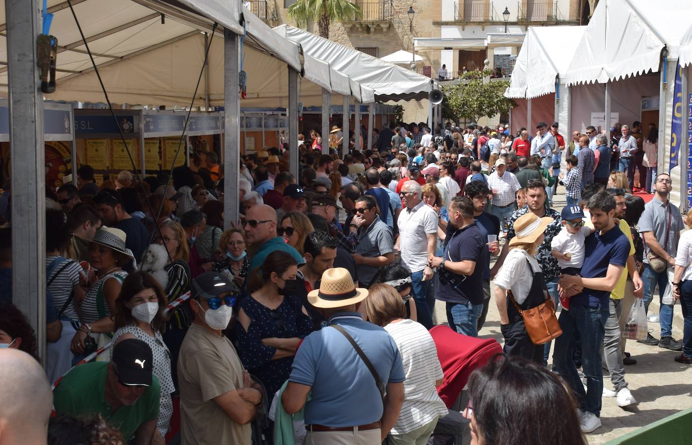 La Feria del Queso recupera su ambiente prepandemia con miles de asistentes