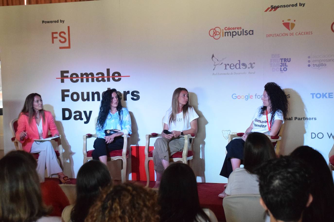 Un evento, con 150 personas, resalta el potencial empresarial femenino