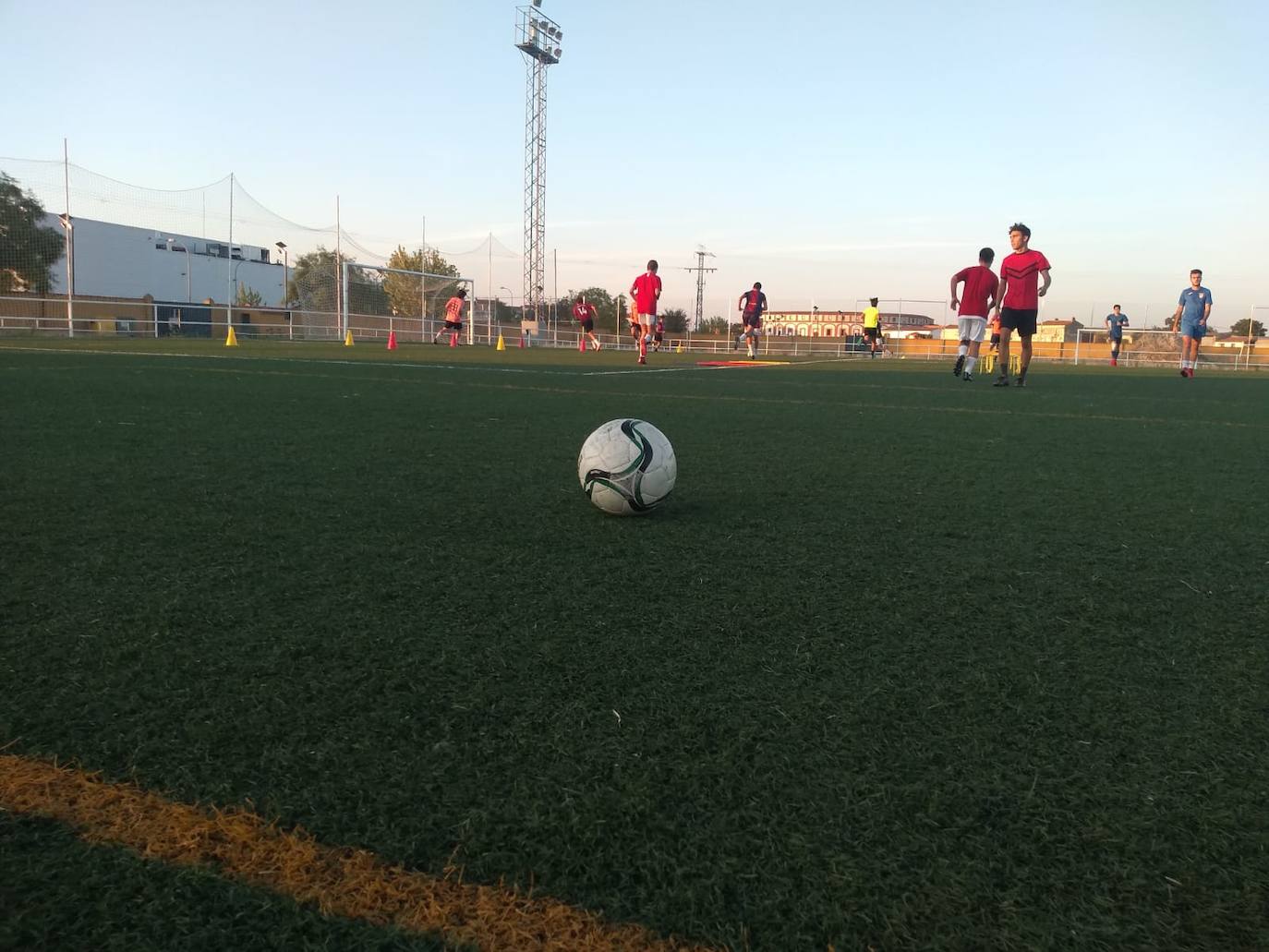 El Consistorio quiere tener una entidad para mantener el césped de las instaciones deportivas