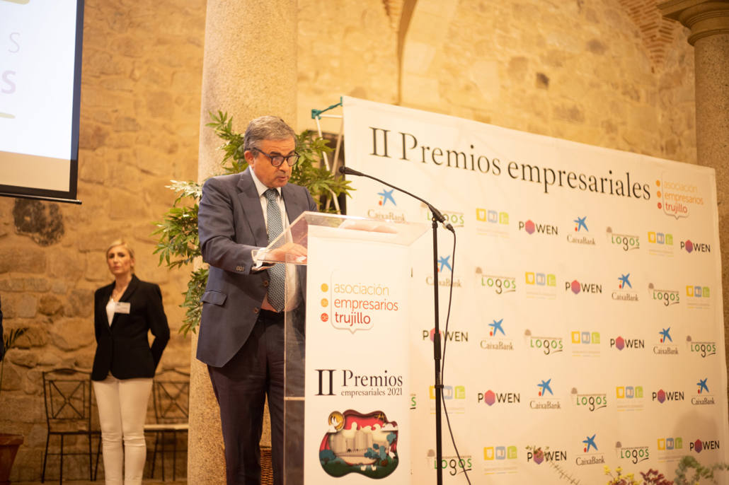 El presidente de la Cámara de Comercio de Cáceres, en los Premios Empresariales /Asemtru