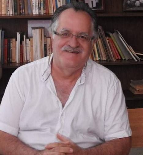Sobre este poeta que os escribe