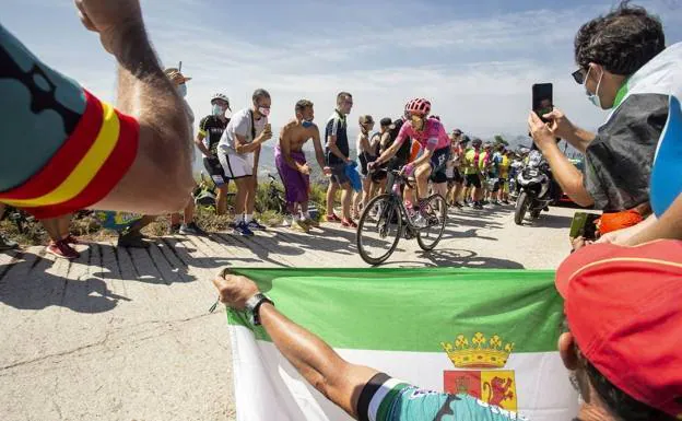 Puesta de largo este jueves para La Vuelta, con la presencia de Javier Guillén y Fernández Vara