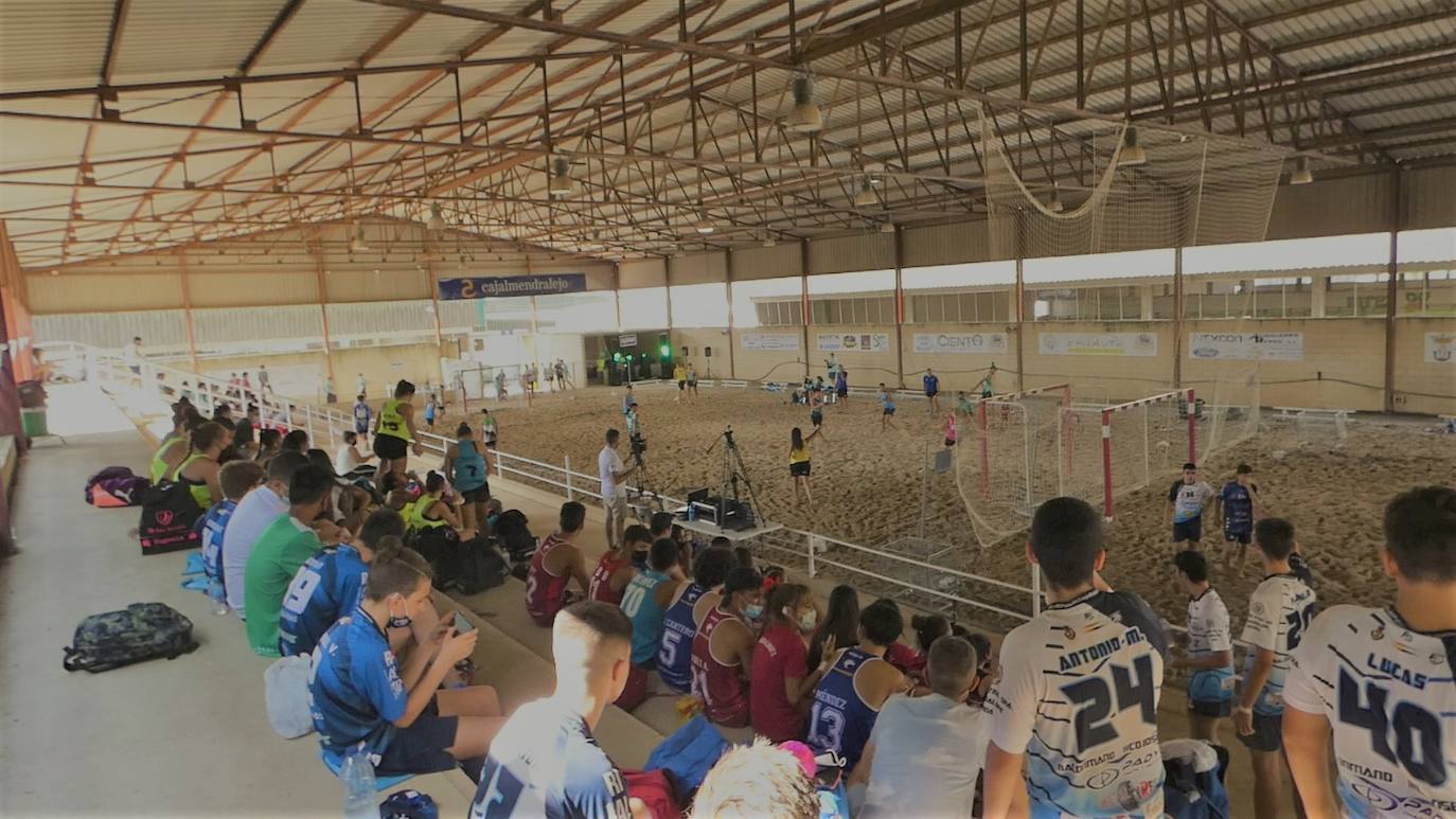 El torneo de balonmano playa reunirá a más de 500 personas