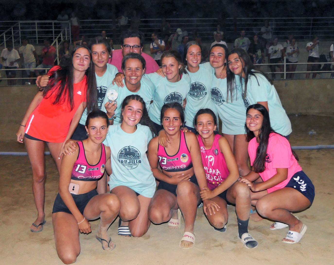 Satisfacción por el desarrollo del torneo de balonmano playa 'Ciudad de Trujillo'
