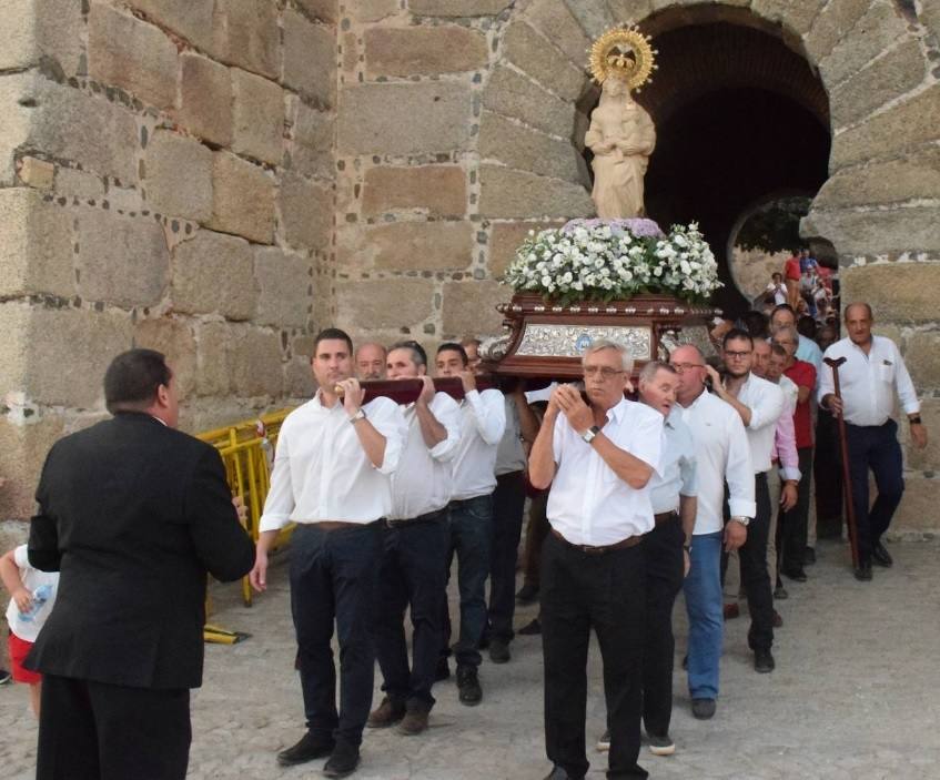 La Hermandad Virgen de la Victoria recupera los actos tradicionales de las fiestas patronales