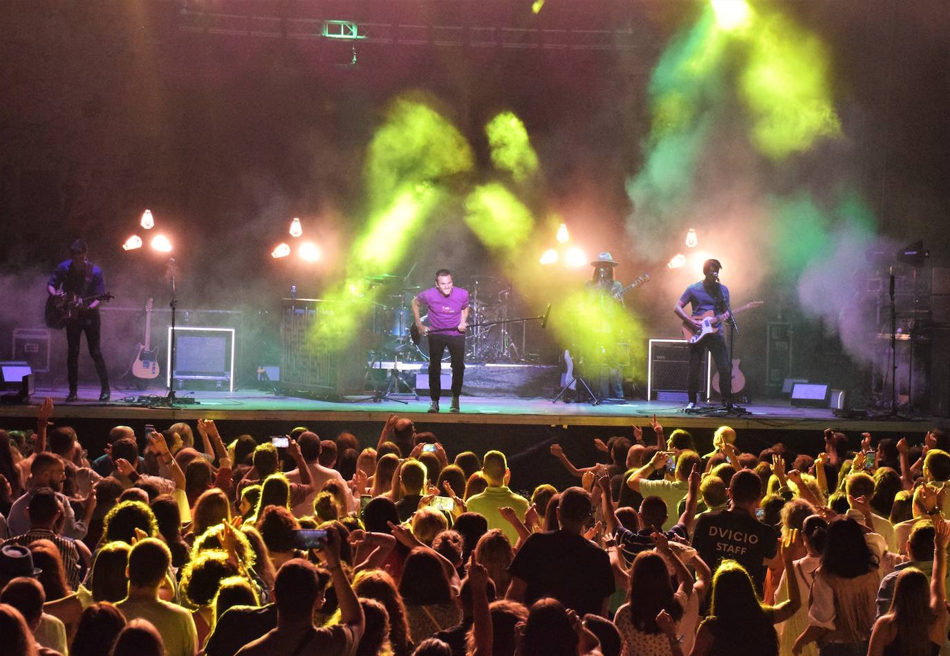 El castillo registra una gran entrada para escuchar el pregón de fiestas y disfrutar de Dvicio