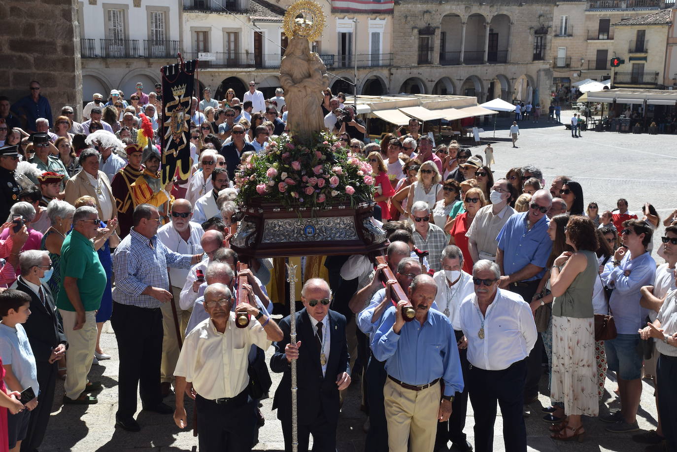 Subida, en procesión de la Patrona