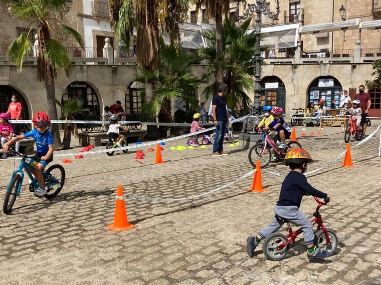 La Vuelta llega con una tarde de actividades para los menores