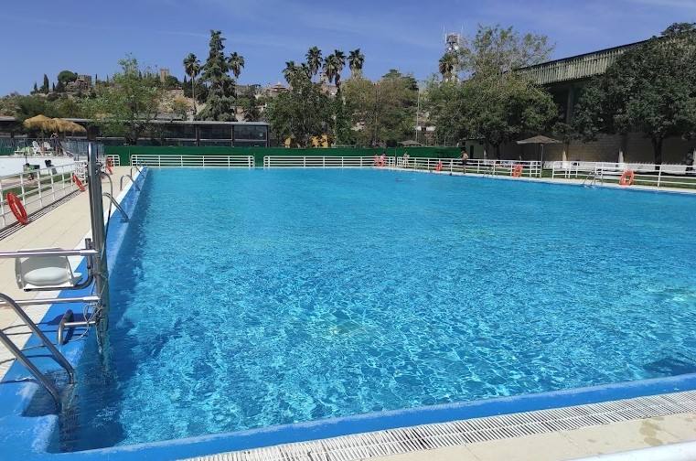 Las piscinas municipales cerrarán el domingo con algunas cuentas pendientes
