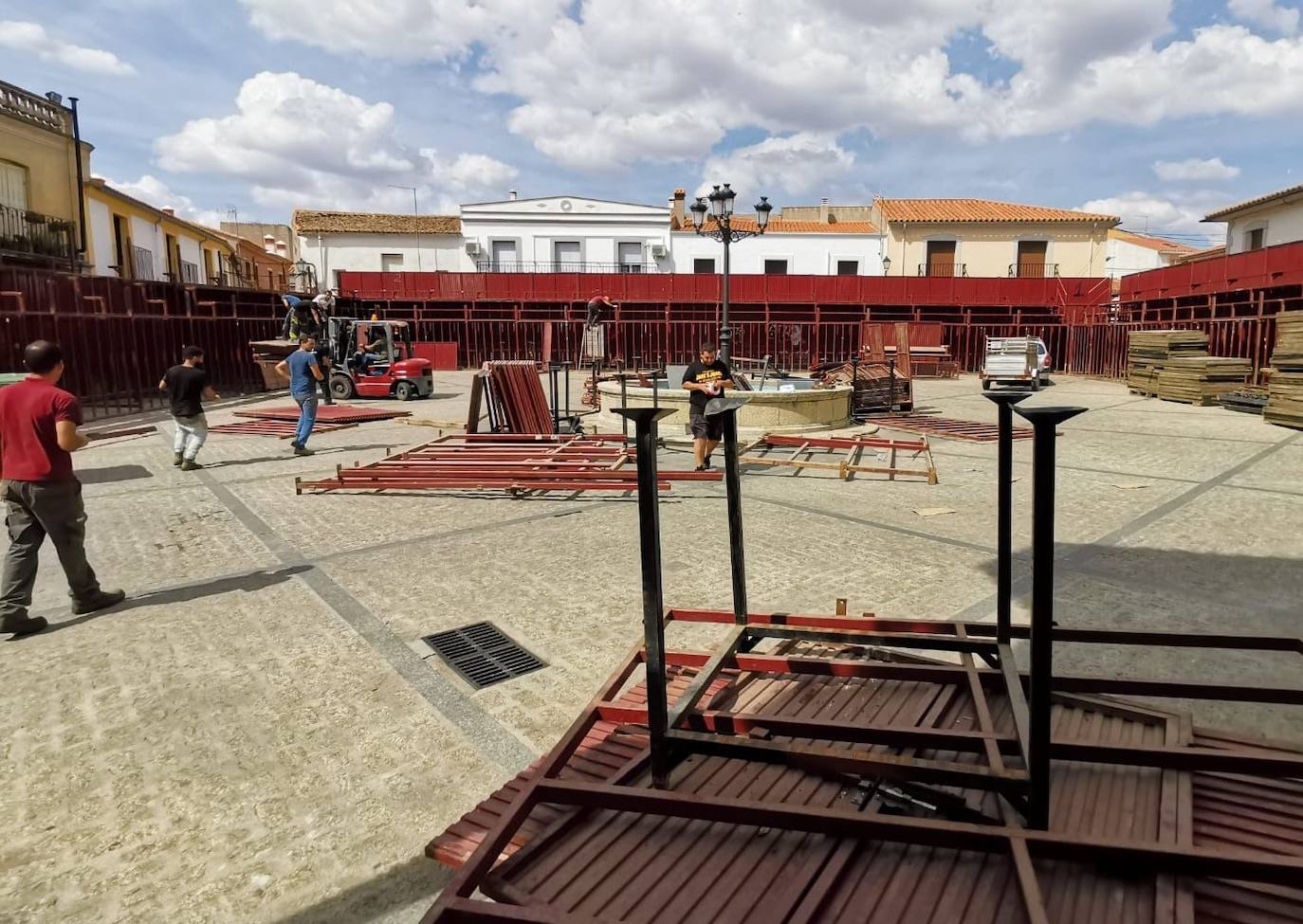Huertas de Ánimas se prepara para sus fiestas, que comienzan este sábado con el chupinazo