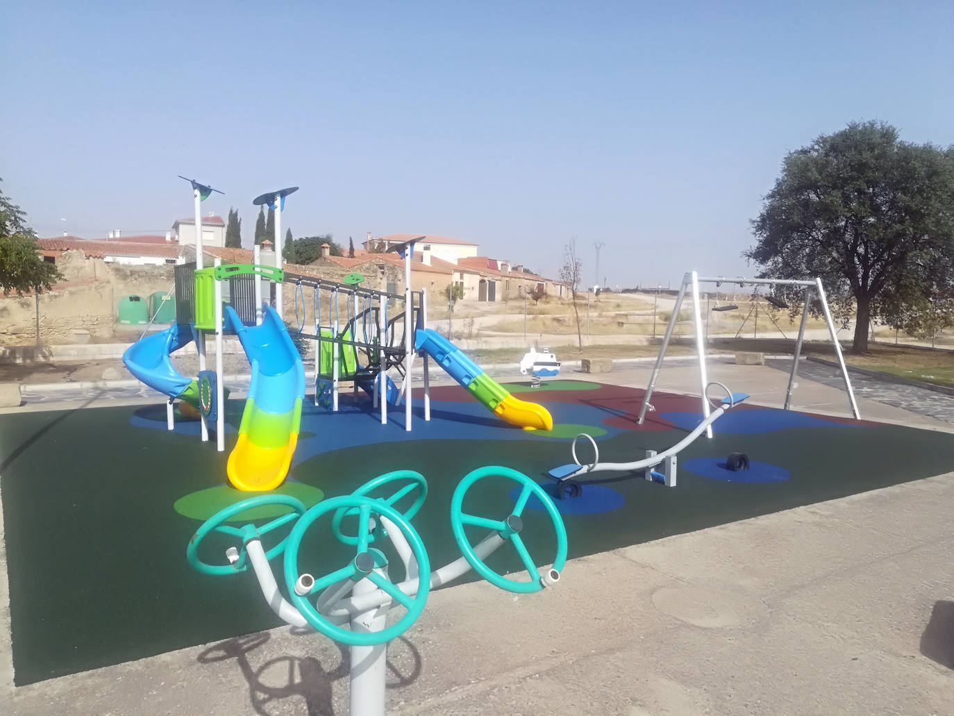 Las mejoras de las zonas infantiles suponen una inversión de 90.000 euros