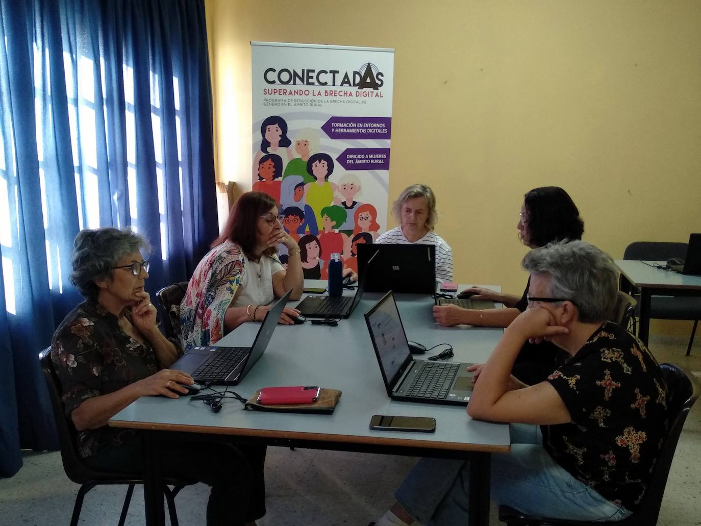 'ConectadAs' llega a mujeres desempleadas de la zona