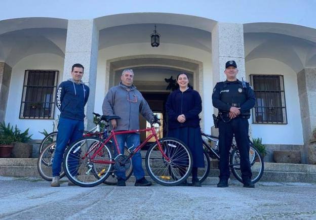 El colectivo ciclista inicia una campaña de recogida de bicicletas para la escuela hogar