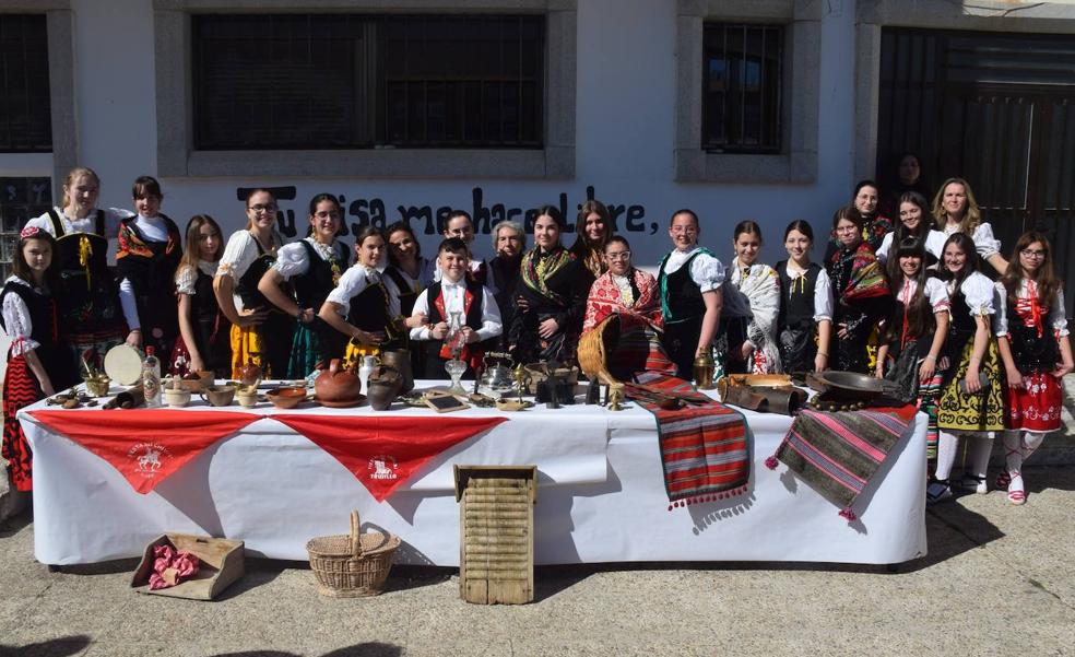 Una muestra en el instituto Francisco de Orellana enseña lo más cercano