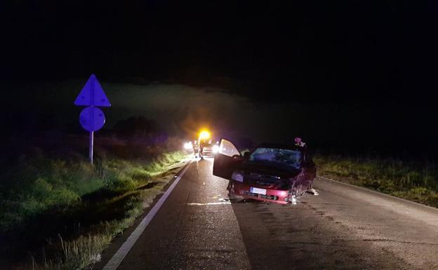 Tres personas resultan heridas en un choque frontal cerca de Badajoz