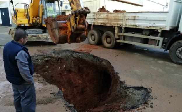 Arreglada una importante avería en la calle Félix Soto